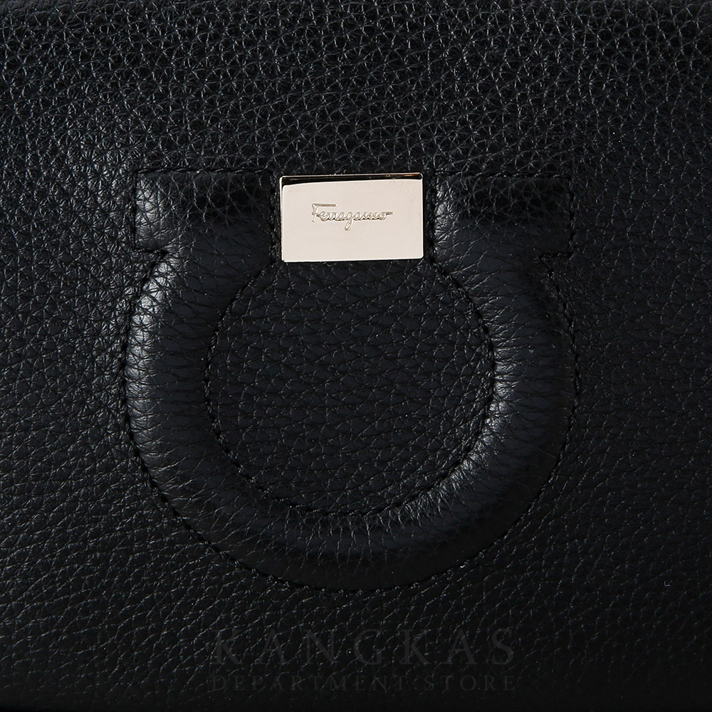 FERRAGAMO(USED)페레가모 간치니 로고 카메라백